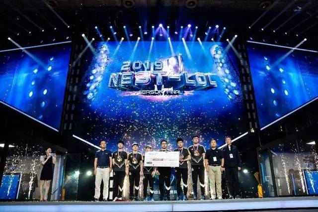 Astralis 在 PGL Astana 2025 四分之一决赛中击败 NAVI