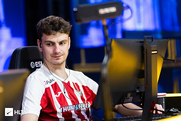 TES赛后群访 Qingtian：当时没想过要1v3，操作成功后队友都在叫